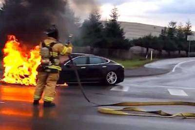 b2ap3_thumbnail_tesla-model-s-fire.jpg